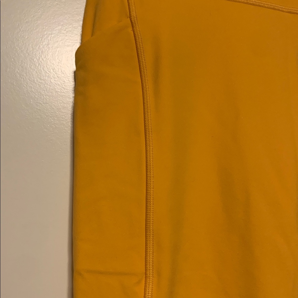 lululemon athletica Align Leggings w/pockets
Size 10, mango dream, NWT - Picture 5 of 7